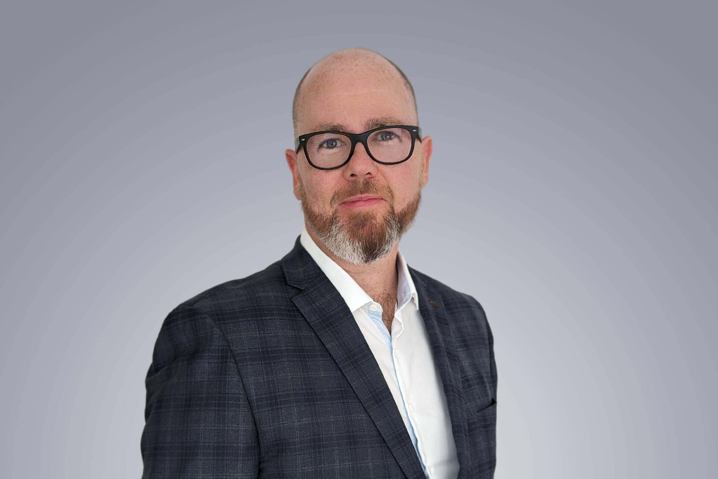 Andrew Smith headshot